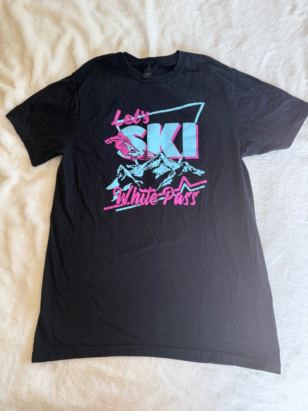 White pass, retro ski shirt size small graphic T